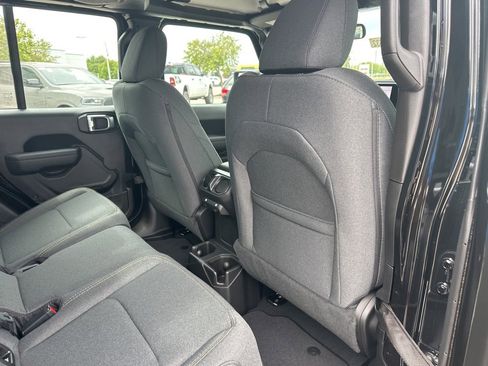 New 2025 Jeep Gladiator Sport image 45