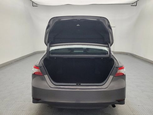 Used 2018 Toyota Camry LE image 29