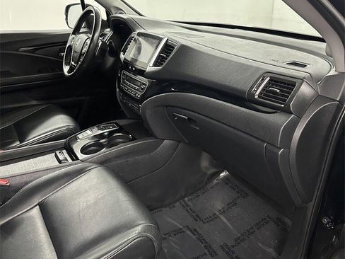 Used 2016 Honda Pilot Touring image 45