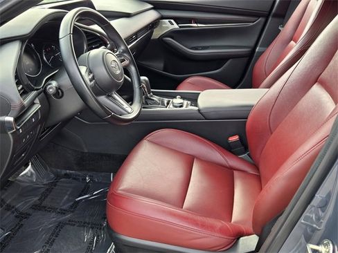 Used 2023 MAZDA MAZDA3 s image 9