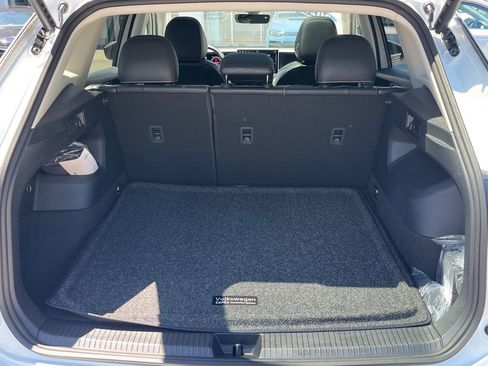 Used 2026 Volkswagen Tiguan SE AWD/4WD image 25