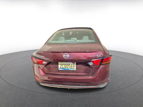 Used 2024 Nissan Altima 2.5 SV image 3