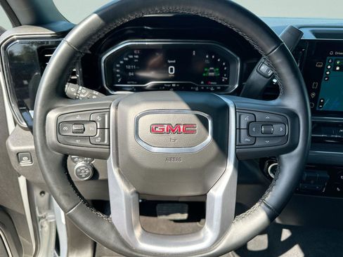Used 2025 GMC Sierra 1500 SLT image 27