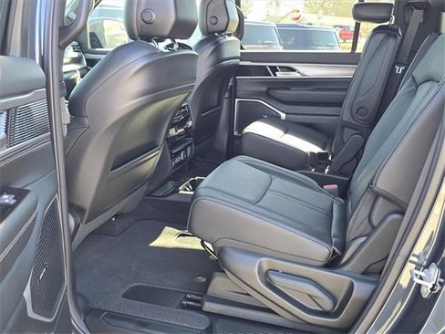New 2025 Jeep Wagoneer Series II image 5