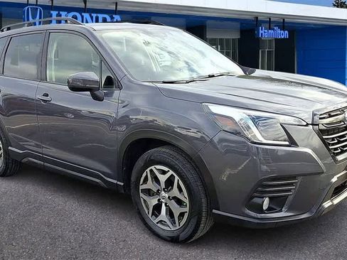 Used 2022 Subaru Forester Premium image 2