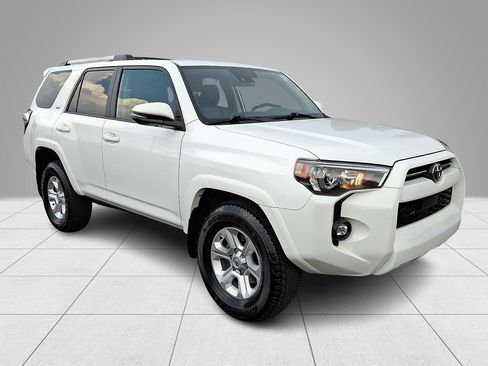 Used 2024 Toyota 4Runner SR5 Premium w/ Moonroof Package RWD image 4