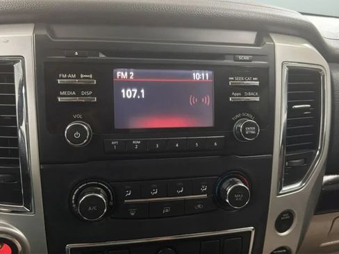 Used 2017 Nissan Titan SV RWD image 13