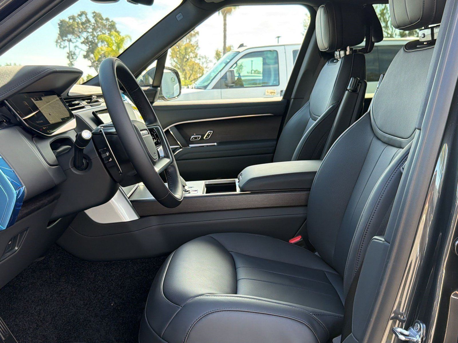 New 2026 Land Rover Range Rover SE AWD/4WD image 28