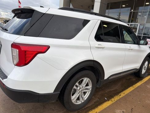 Used 2023 Ford Explorer XLT w/ Equipment Group 202A RWD image 4