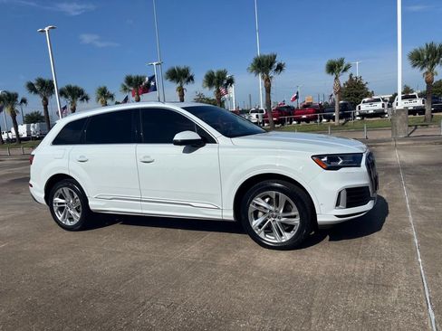 Used 2020 Audi Q7 3.0T Premium Plus w/ Premium Plus Package AWD/4WD image 6