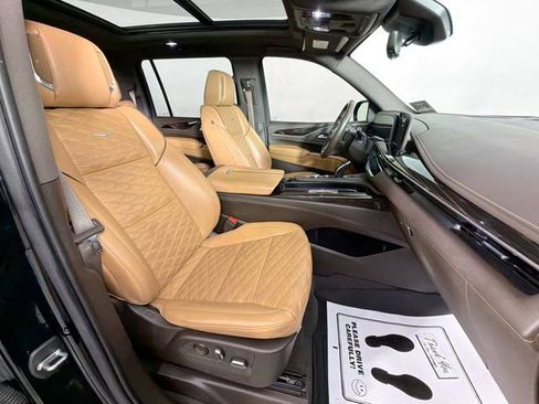 Used 2022 Cadillac Escalade ESV Sport w/ Touring Package image 32