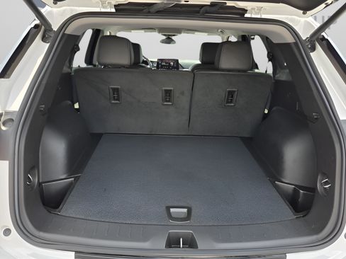 Used 2024 Chevrolet Blazer LT FWD image 13