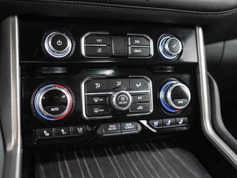Used 2021 GMC Yukon XL Denali AWD/4WD image 25