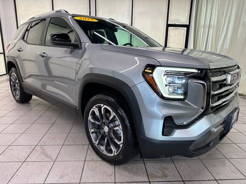 Used 2025 GMC Terrain Elevation w/ Elevation Premium Package AWD/4WD image 2
