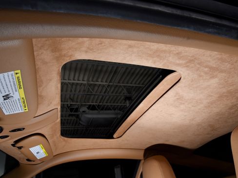 Used 2010 Porsche 911 Carrera image 17