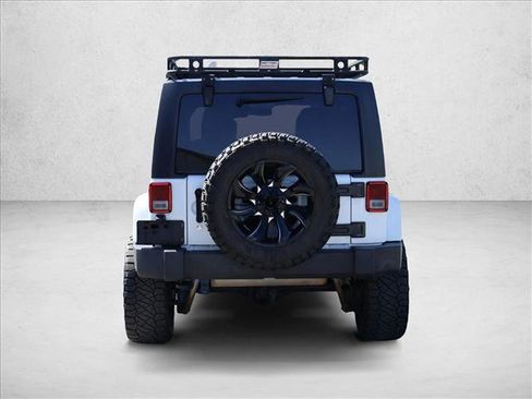 Used 2017 Jeep Wrangler Unlimited Sahara w/ Connectivity Group AWD/4WD image 7