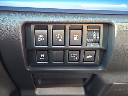 Used 2020 Subaru Crosstrek Hybrid AWD/4WD image 17