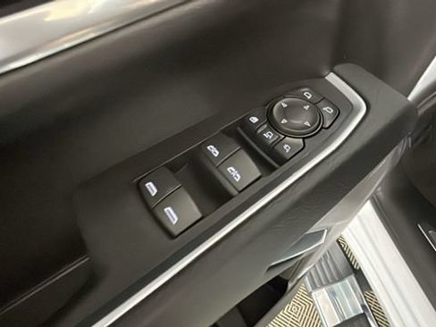 Used 2025 GMC Sierra 2500 Denali w/ Denali Reserve Package AWD/4WD image 10