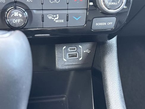 Used 2025 Jeep Compass Limited image 24