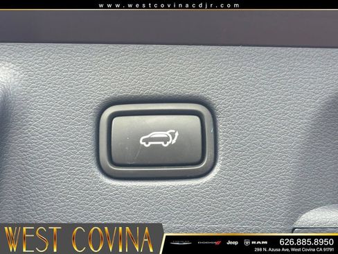 Used 2023 Hyundai Palisade Limited FWD image 17