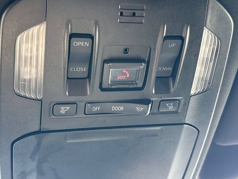 Used 2022 Toyota Highlander XSE AWD/4WD image 35