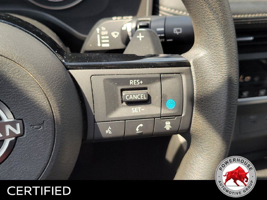 Used 2023 Nissan Rogue SV FWD image 29