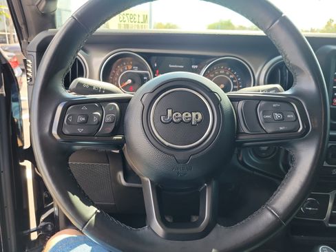 Used 2022 Jeep Gladiator Sport image 20