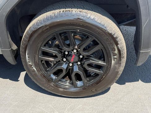Used 2025 GMC Sierra 1500 Elevation w/ Preferred Package AWD/4WD image 7