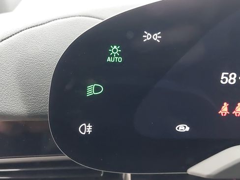 Certified 2022 Porsche Taycan image 28