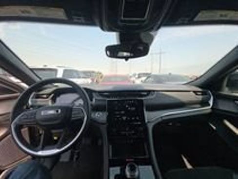 Used 2024 Jeep Grand Cherokee Altitude AWD/4WD image 23