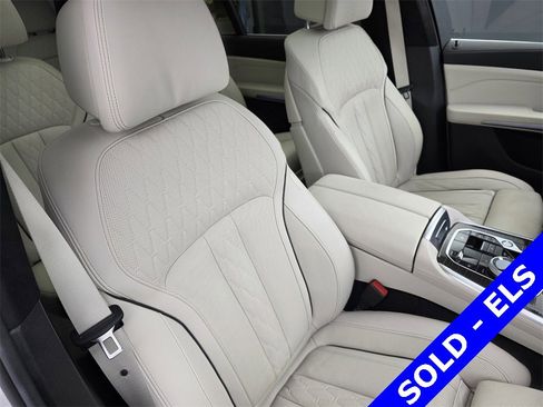 Used 2024 BMW X7 xDrive40i w/ Executive Package image 31