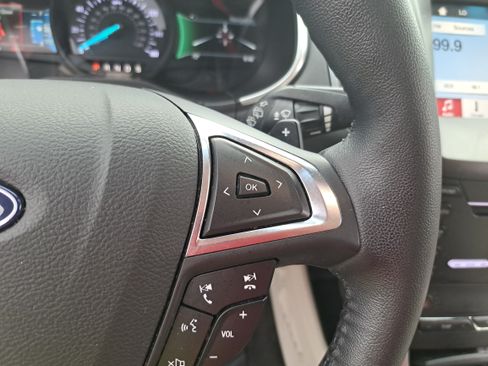 Used 2018 Ford Edge Titanium w/ Technology Package AWD/4WD image 18
