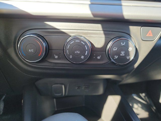 Certified 2024 Chevrolet Trax LS w/ LS Convenience Package FWD image 18