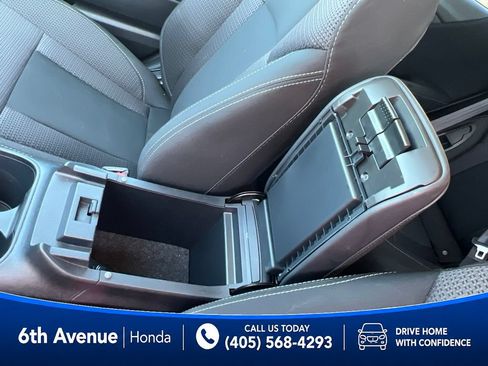 Used 2025 Subaru Outback Premium AWD/4WD image 38