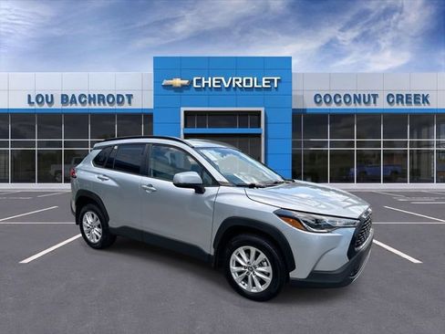 Used 2023 Toyota Corolla Cross LE FWD image 2