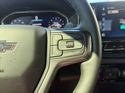 Used 2025 Chevrolet Silverado 1500 ZR2 w/ Technology Package image 18