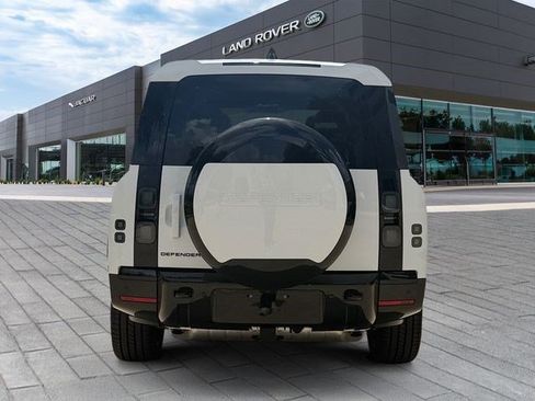 New 2026 Land Rover Defender 130 X-Dynamic SE AWD/4WD image 4