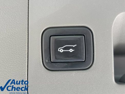 Used 2021 Cadillac XT5 Premium Luxury w/ LPO, Floor Liner Package FWD image 11