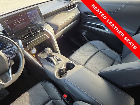 Used 2021 Toyota Venza Limited image 12
