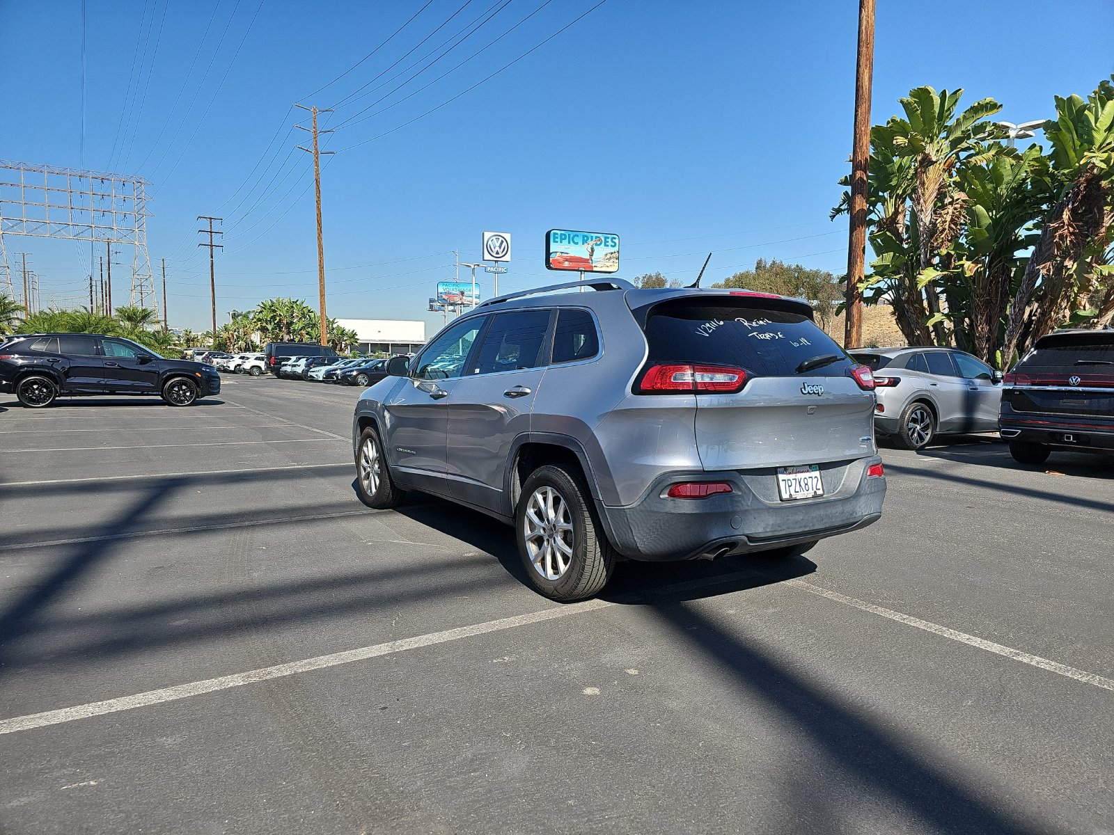 Used 2016 Jeep Cherokee Latitude FWD image 7
