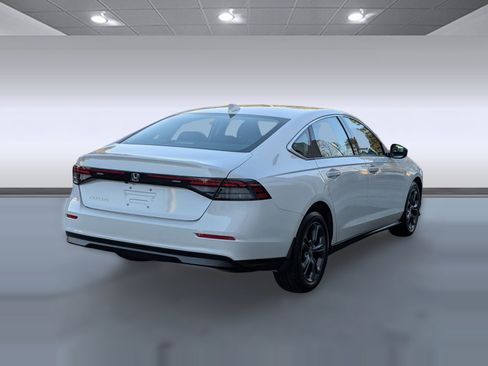 Used 2023 Honda Accord EX image 9