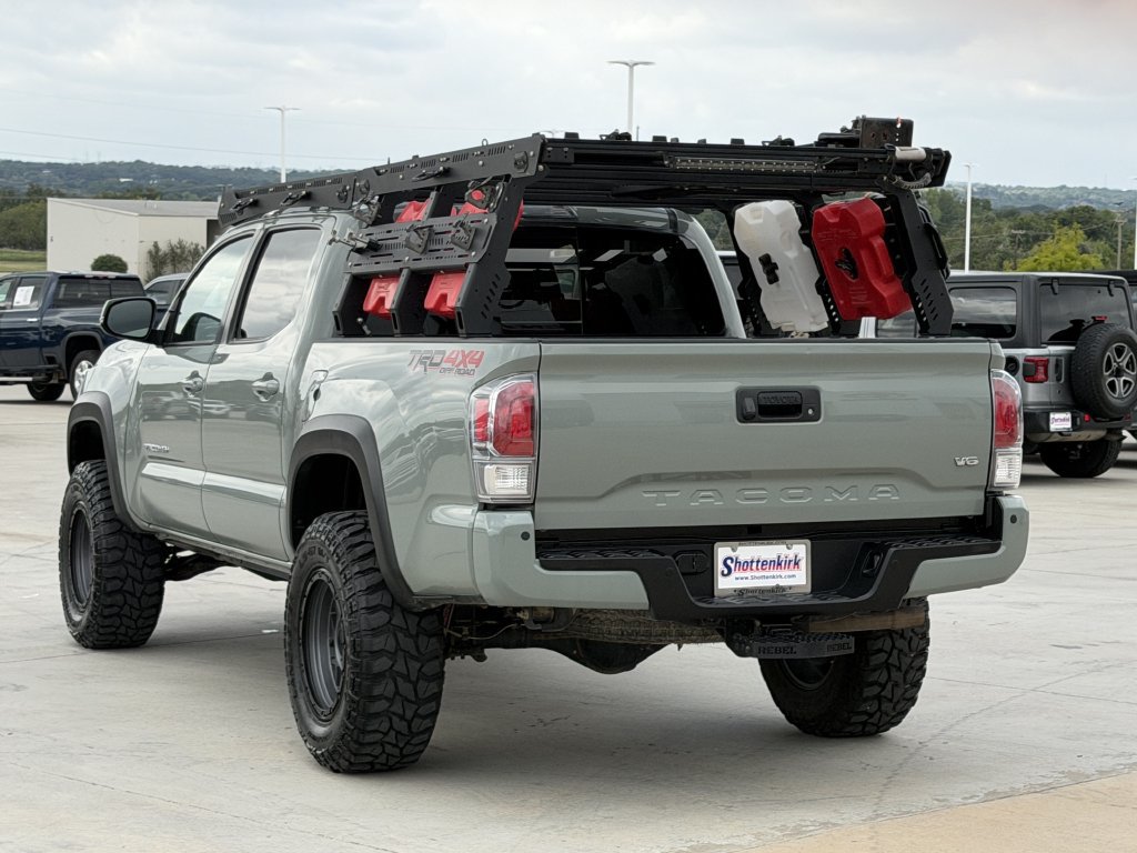 Used 2022 Toyota Tacoma TRD Off-Road w/ TRD Premium Off Road Package AWD/4WD image 4