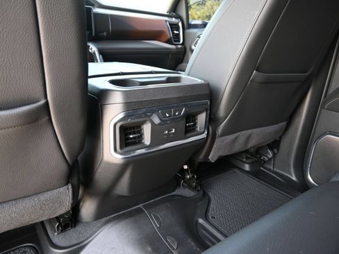 Used 2024 GMC Sierra 2500 Denali w/ Denali Reserve Package AWD/4WD image 33