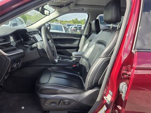 Used 2024 Jeep Grand Cherokee Limited 4xe image 12