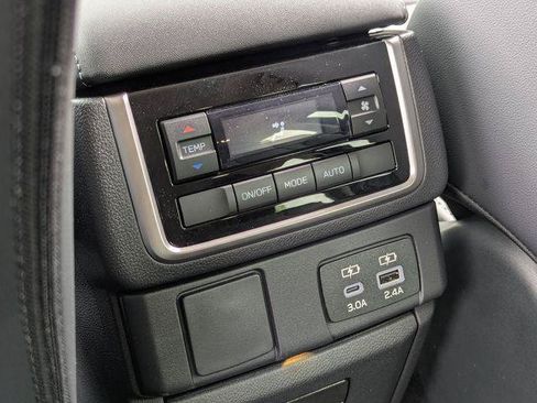 Used 2026 Subaru Ascent Premium AWD/4WD image 26