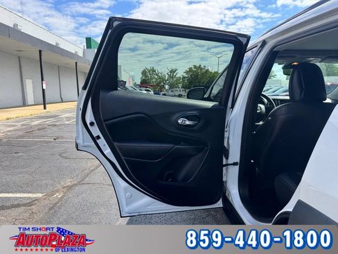 Used 2022 Jeep Cherokee Trailhawk w/ Sun, Sound & Nav Group AWD/4WD image 52