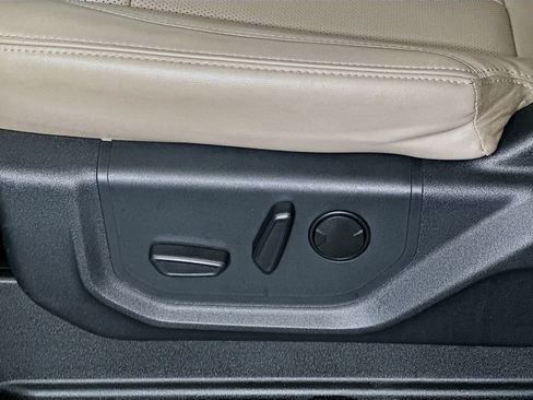 Used 2023 Ford Expedition Max XLT image 22