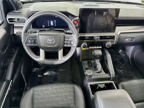 Used 2025 Toyota 4Runner TRD Off-Road Premium AWD/4WD image 3