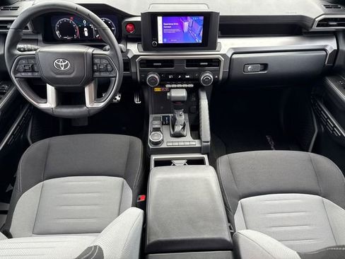 Used 2025 Toyota Corolla LE image 12