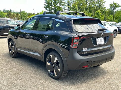 New 2025 Nissan Kicks SR image 6